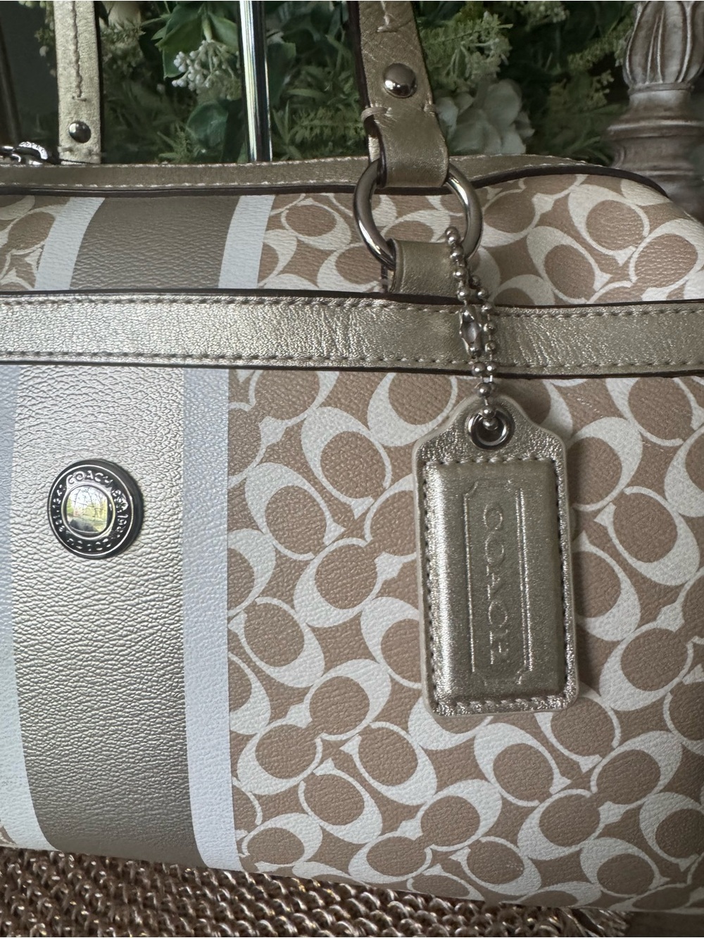 LIKE NEW Coach Bag Beige Signature Stripe Dome with Gold Trim - Gorgeous 🌟 - Picture 3 of 9